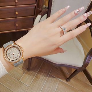 ĐỒNG HỒ NỮ TRUNG CẤP PA.TEK CAO SU VH
