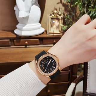 ĐỒNG HỒ NỮ TRUNG CẤP PA.TEK CAO SU VH