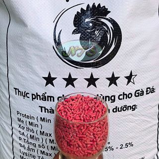 Viên cám đạm đỏ dùng làm ngũ cốc gà đá cao cấp