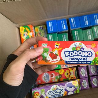 Kem đánh răng trẻ em Kodomo 45g