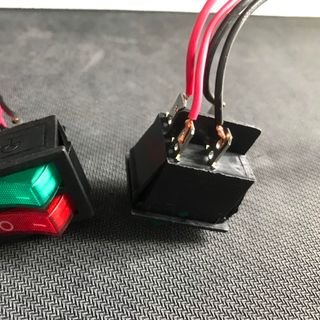 Công tắc đÔI công tắc 12V CỦ BƠM Bình phun thuốc trừ sâu bằng điện - Công Tắc 12V BÌNH XỊT ĐIỆN BẰNG ẮC QUY - LOẠI CÓ DÂY ĐIỆN