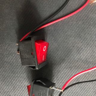 Công tắc đơn, công tắc 12V CỦ BƠM Bình phun thuốc trừ sâu bằng điện - Công Tắc 12V BÌNH XỊT ĐIỆN BẰNG ẮC QUY - LOẠI CÓ DÂY ĐIỆN