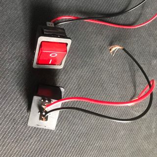 Công tắc đơn, công tắc 12V CỦ BƠM Bình phun thuốc trừ sâu bằng điện - Công Tắc 12V BÌNH XỊT ĐIỆN BẰNG ẮC QUY - LOẠI CÓ DÂY ĐIỆN