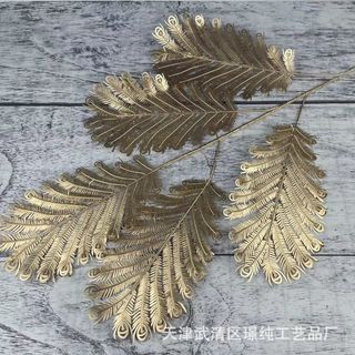 Lá vàng nhũ trang trí tuyệt đẹp