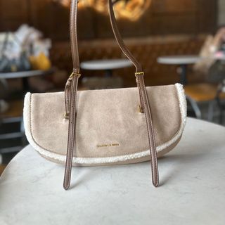 Sale Túi Xách CKk Lông Mang Phong Cách Âu Cực Ngầu ( logo đầy đủ )