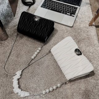 Túi xách nữ đẹp , thiết kế dây đeo nổi bật và sang trọng