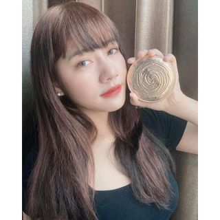 Phấn nén SIVANNA COLORS Natural And Delicate Beauty Powder HF689