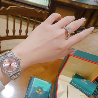 ĐỒNG HỒ NỮ TRUNG CẤP RÔ. LEX ĐÁ MÀU