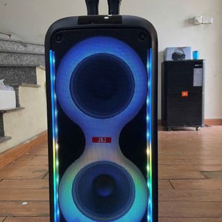 Loa Bluetooth  karaoke kèm 2 micro không dây JBJ.