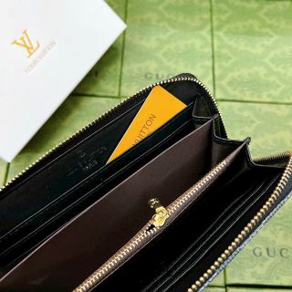 Túi xách quảng châu Ví Hãng Fullbox - 07B4435 (Chuyên sỉ túi xách sll, balo, ví, thắt lưng, túi Laptop)