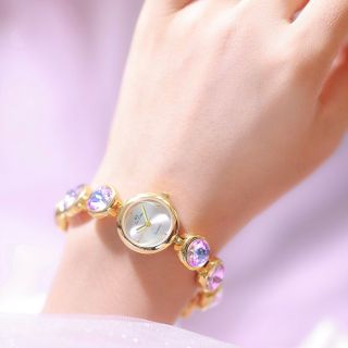 Đồng hồ lắc ngọc mẫu mới dễ thương