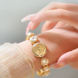 Đồng hồ lắc ngọc mẫu mới dễ thương