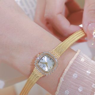 Đồng hồ lắc vuông nhí