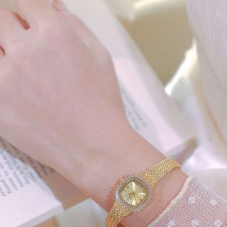 Đồng hồ lắc vuông nhí