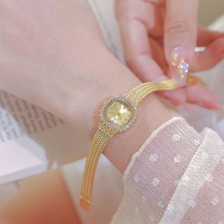 Đồng hồ lắc vuông nhí