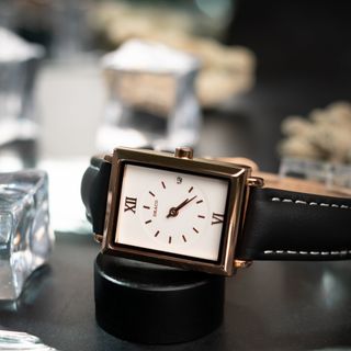 Đồng hồ nữ Draco D23-EL05 "Elegant" vàng hồng kết hợp chất liệu dây da bò màu đen-phụ kiện thời trang nữ nhẹ nhàng