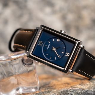 Đồng hồ nữ Draco D23-EL05 "Elegant" trắng kết hợp chất liệu dây da bò màu đen-phụ kiện thời trang nữ nhẹ nhàng