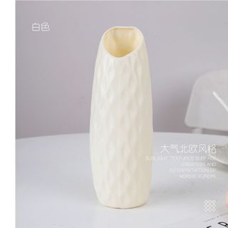 Bình hoa trang trí hoa tiết kim cương