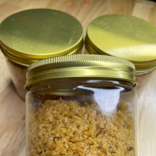 Bếp Bà Minh - Ruốc cá chép sông + Dầu gấc nguyên chất - Hộp 100gr