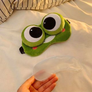 BỊT MẮT NGỦ CÓ GEL ẾCH MẮT LÒI