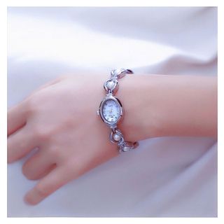 Đồng hồ lắc ngọc mới