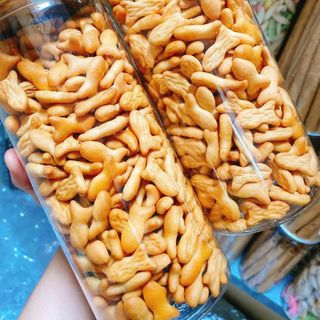 BÁNH QUY CÁ MẶN BƠ SỮA THƠM NGON 500G - WINNIE HOUSE