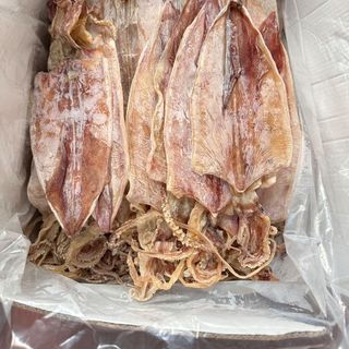 Mực khô size to nhỡ, size 13-15con/kg con to đẹp, dày mình, nướng lên thơm, ngon, ngọt sợi