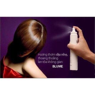 Xịt dưỡng ẩm vào nếp tócĐức