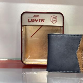 Ví Nam Đen Nâu Levis