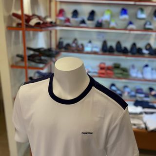 Áo Thun Trắng Cổ Viền Xanh