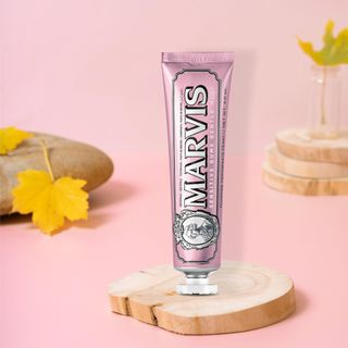 Kem đánh răng Marvis Sensitive Gums Gentle Mint Toothpaste 75ml