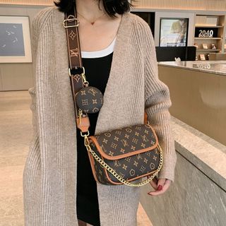 TÚI ĐEO CHÉO HỌA TIẾT RETRO THỜI TRANG CỰC SANG CHẢNH KÈM VÍ WH510 - WINNIE HOUSE