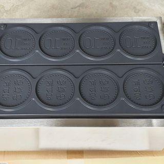 Máy làm bánh đồng xu khuôn 4 bánh