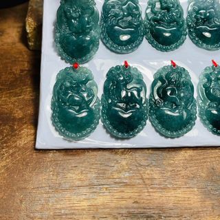 Mặt Ngọc Lam tư nhiên, chạm 12 con giáp ( kèm dây đeo )