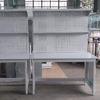 Bàn thao tác/Workbench có bảng treo dụng cụ