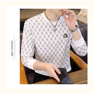 áo tay sweater trắng kem in toàn thân hot nhất hiện nay