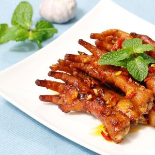 Chân gà có xương thùng