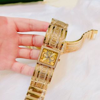 Đồng hồ mẫu vuông viền đá mới