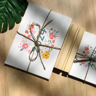 Đế gỗ cài lịch Đế gỗ kẹp lịch để bàn giá gỗ cài lịch năm Gỗ Xinh