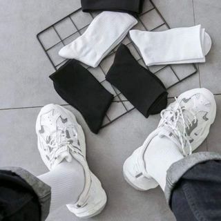 Tất Vớ Trơn Trắng Đen Nam Nữ Thể Thao Cổ Ngắn Trung Cao Vải Dệt Kim Thời Trang Unisex - Subo Shop