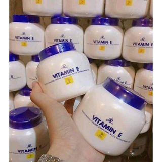 Kem dưỡng ẩm trắng da Aron Vitamin E - Thái Lan (200g)