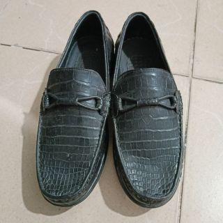 GIÀY MOỊ DA CÁ SẤU