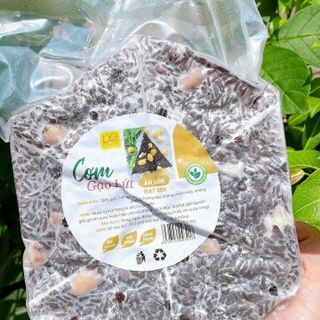 Cơm gạo lứt hạt sen