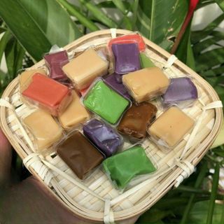 KẸO DỪA 9 VỊ ĐẶC SẢN BẾN TRE, ÍT NGỌT, BÉO CỐT DỪA TỰ NHIÊN 500G - WINNIE HOUSE