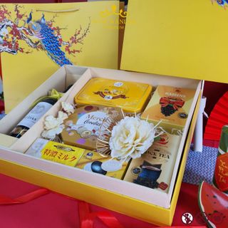 Hộp quà Tết Phát Lộc kèm Rượu vang đỏ Pháp Château Auzias 2017