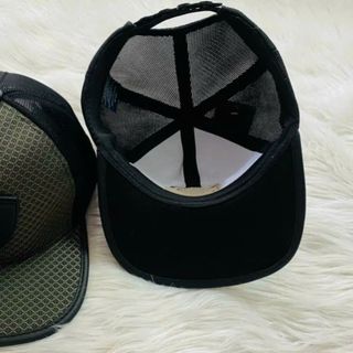 Nón kết con ngựa màu đen CQ