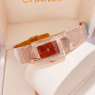 Đồng hồ véascre viền đá