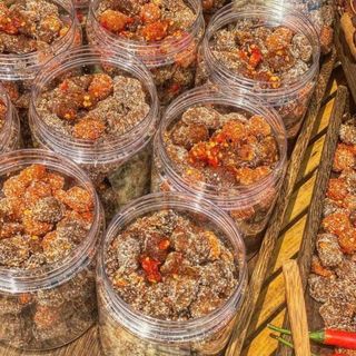 ME SẤY MUỐI ỚT, MÓN ĂN THIÊN ĐƯỜNG CỦA TUỔI HỌC TRÒ 500G - WINNIE HOUSE