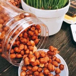 ĐẬU PHỘNG RANG TỎI ỚT GIÒN NGON, ĂN MÃI KHÔNG NGÁN 500G - WINNIE HOUSE