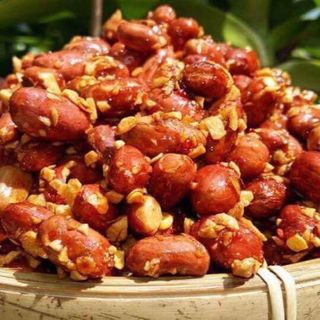 ĐẬU PHỘNG RANG TỎI ỚT GIÒN NGON, ĂN MÃI KHÔNG NGÁN 500G - WINNIE HOUSE